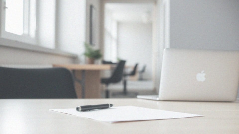 Jakie dane powinien podać pracownik w podaniu o zwolnienie z pracy?