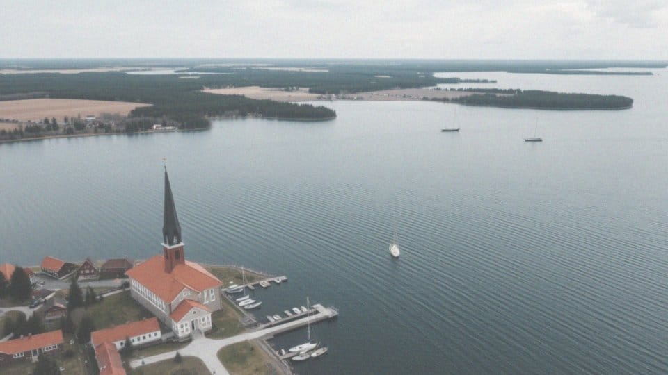 Jakie miasta i miejscowości są uwzględnione na mapach jezior mazurskich?