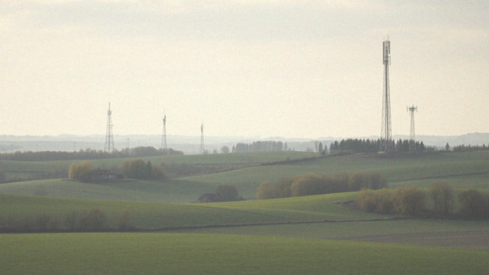 Jak zasięg stacji Radio Maryja wpływa na odbiór w różnych województwach?