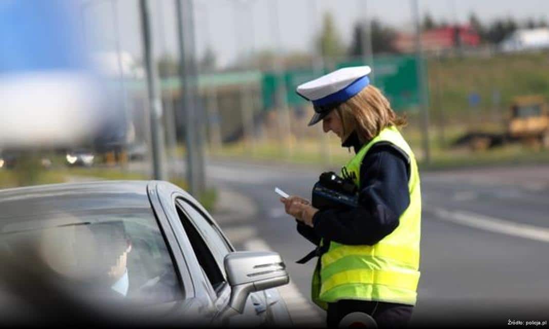 Apel o ostrożność na drogach w Mikołowie w związku z jesiennymi warunkami