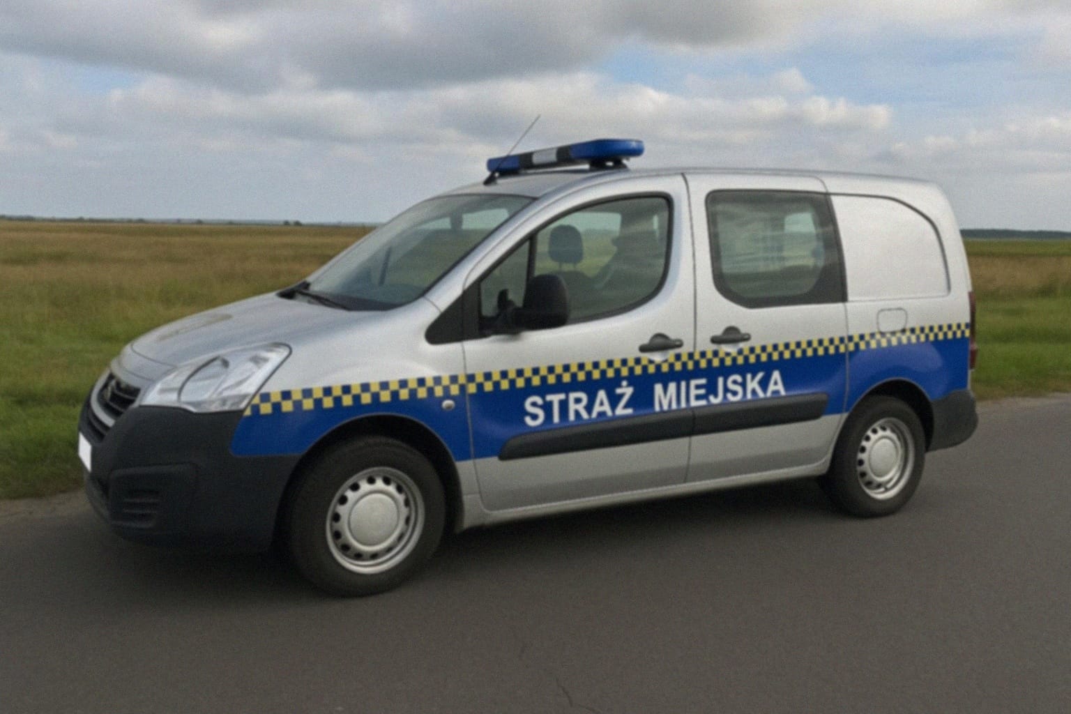 Bezpieczeństwo dzieci na elektrycznych jednośladach – apel Policji